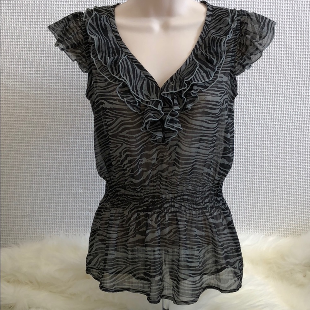 Miley Cyrus Top & MAX AZRIA! 🚺🚺 - Picture 1 of 5
